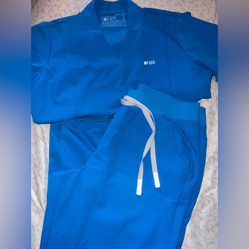 Figs Women's Scrub Set in Blue